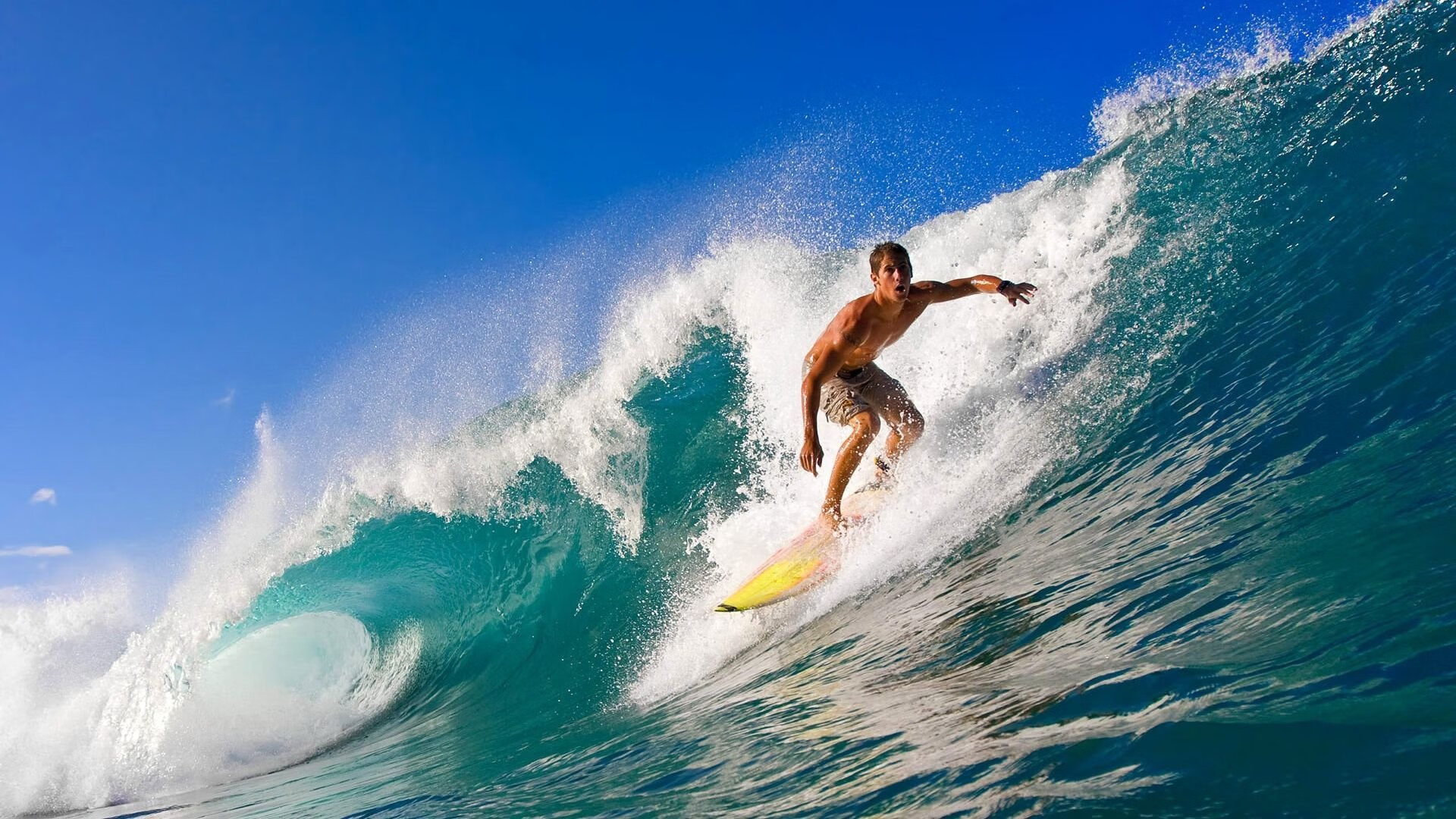 _开幕式盛况：多彩舞台点亮运动激情_，精彩开幕式